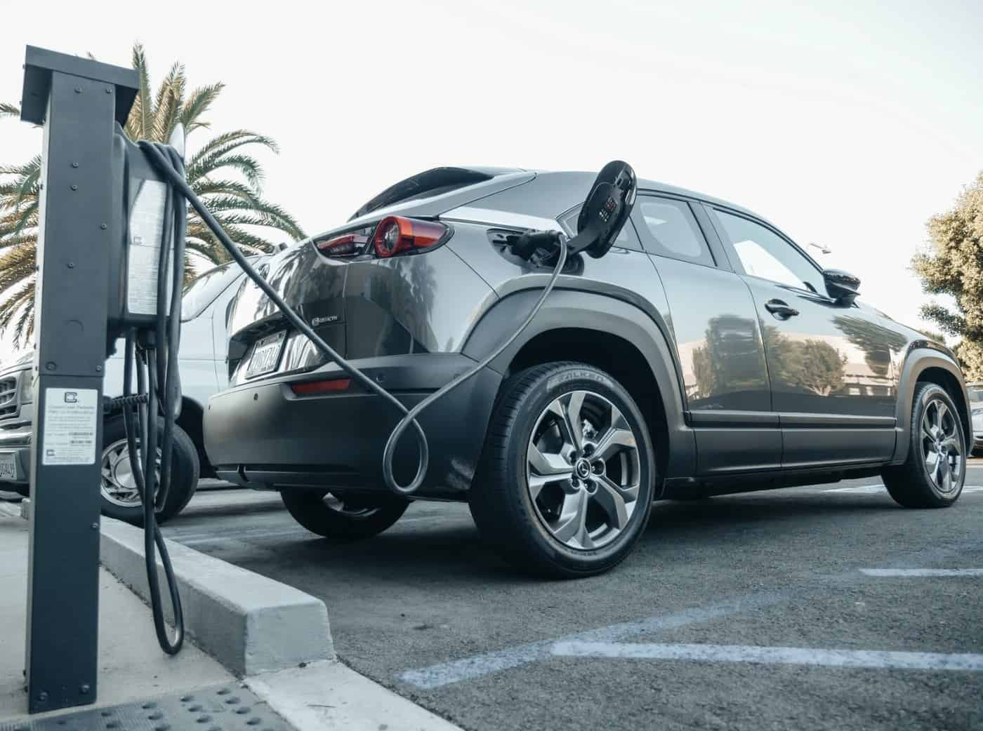 Is it more expensive to charge an electric car